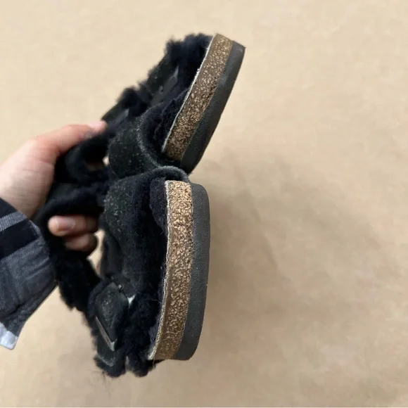 Birkenstock Arizona Shearling Black Suede Sandals Size 7 Fur Lined Cozy - Picture 15 of 16